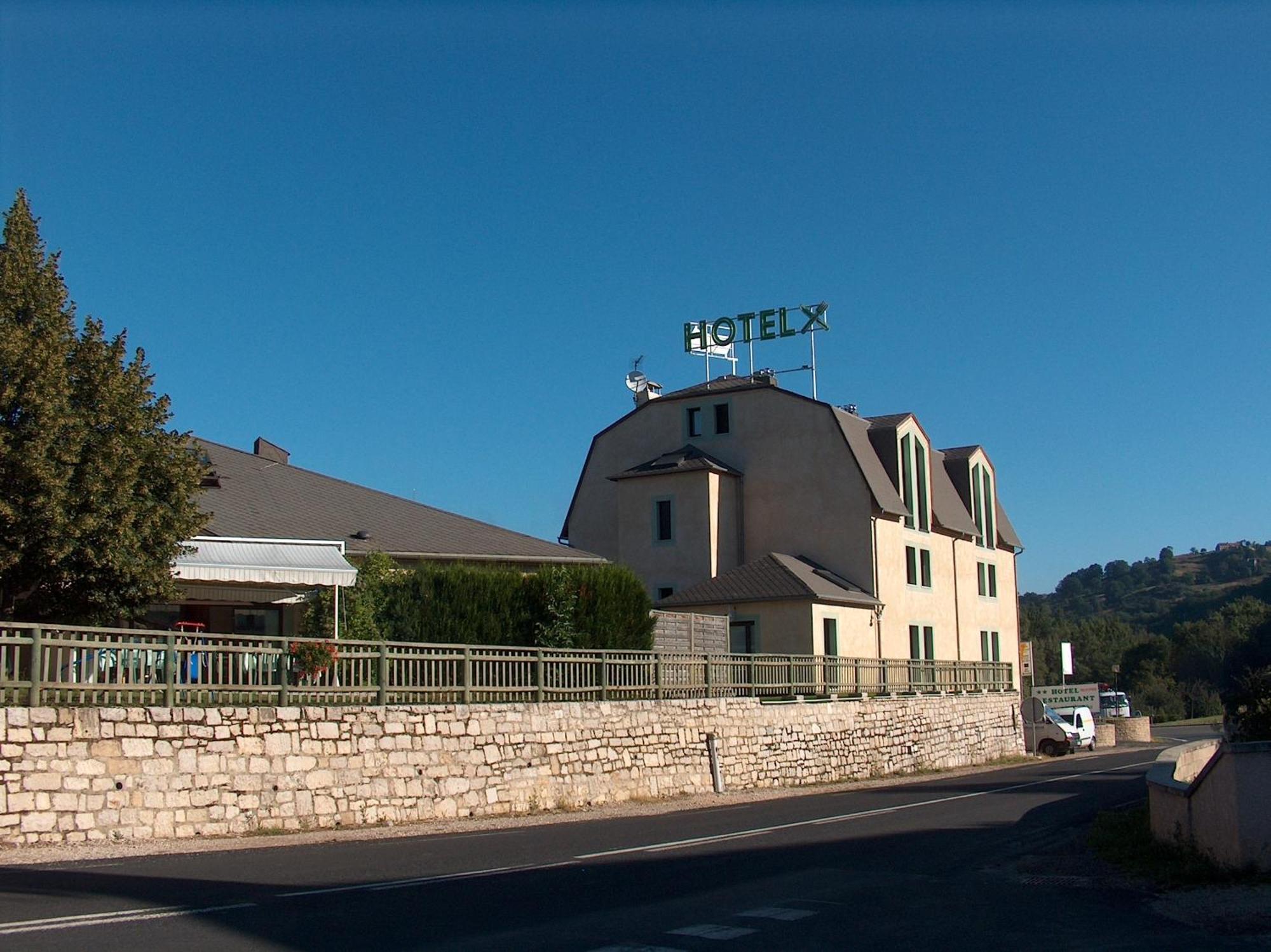 Hotel-Restaurant Le Calice Du Gevaudan - A75 Banassac ภายนอก รูปภาพ