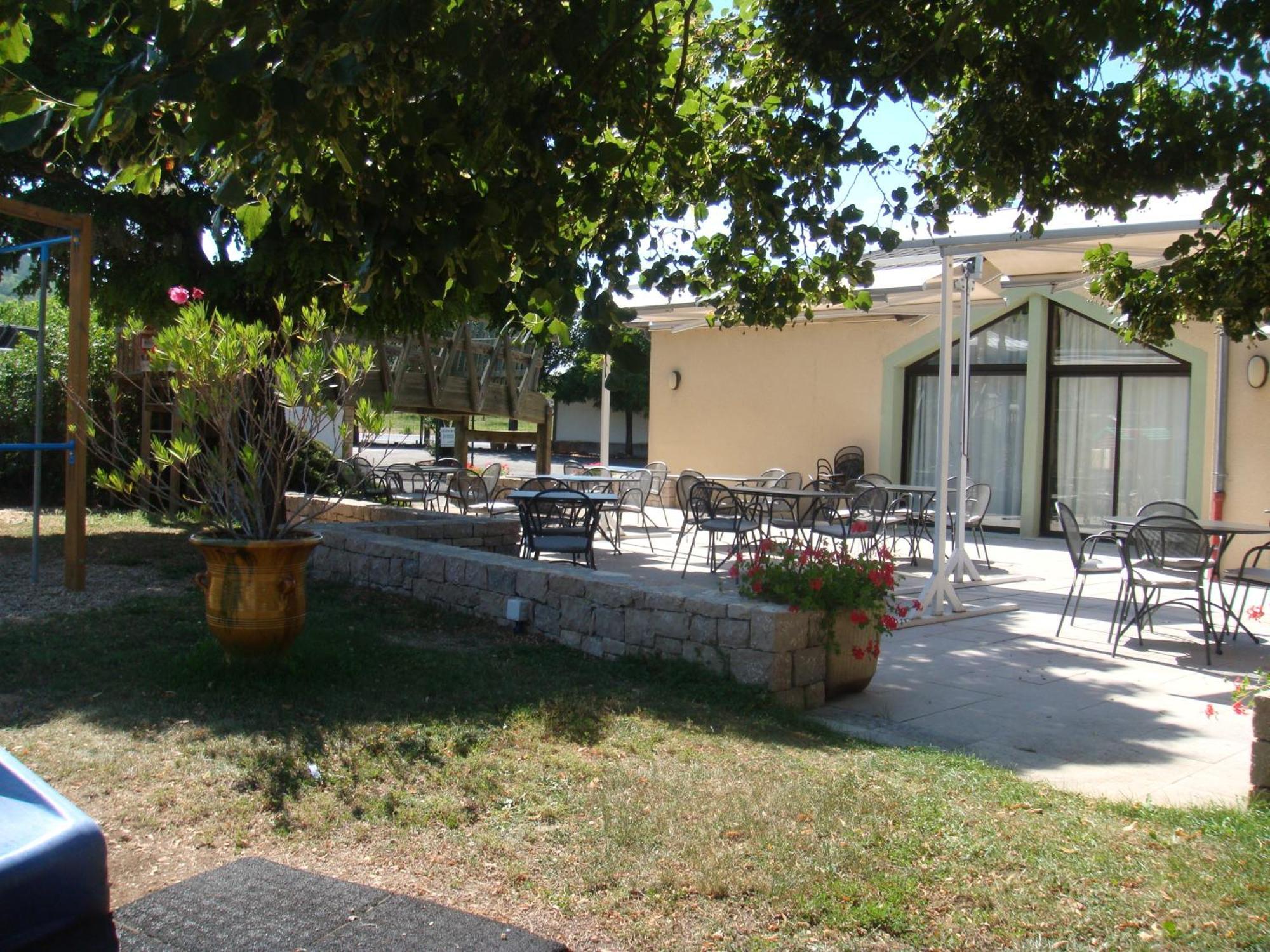 Hotel-Restaurant Le Calice Du Gevaudan - A75 Banassac ภายนอก รูปภาพ