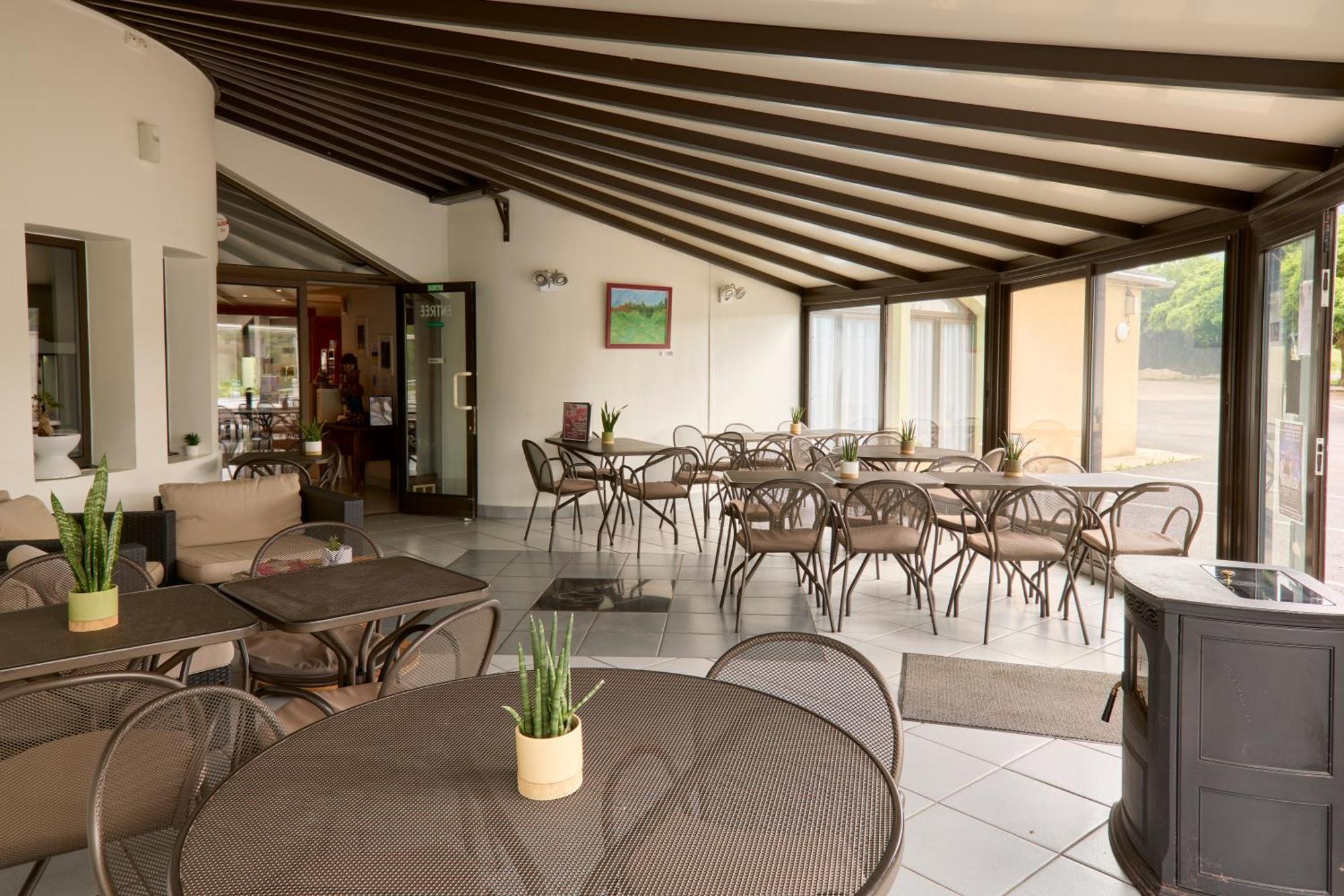 Hotel-Restaurant Le Calice Du Gevaudan - A75 Banassac ภายนอก รูปภาพ