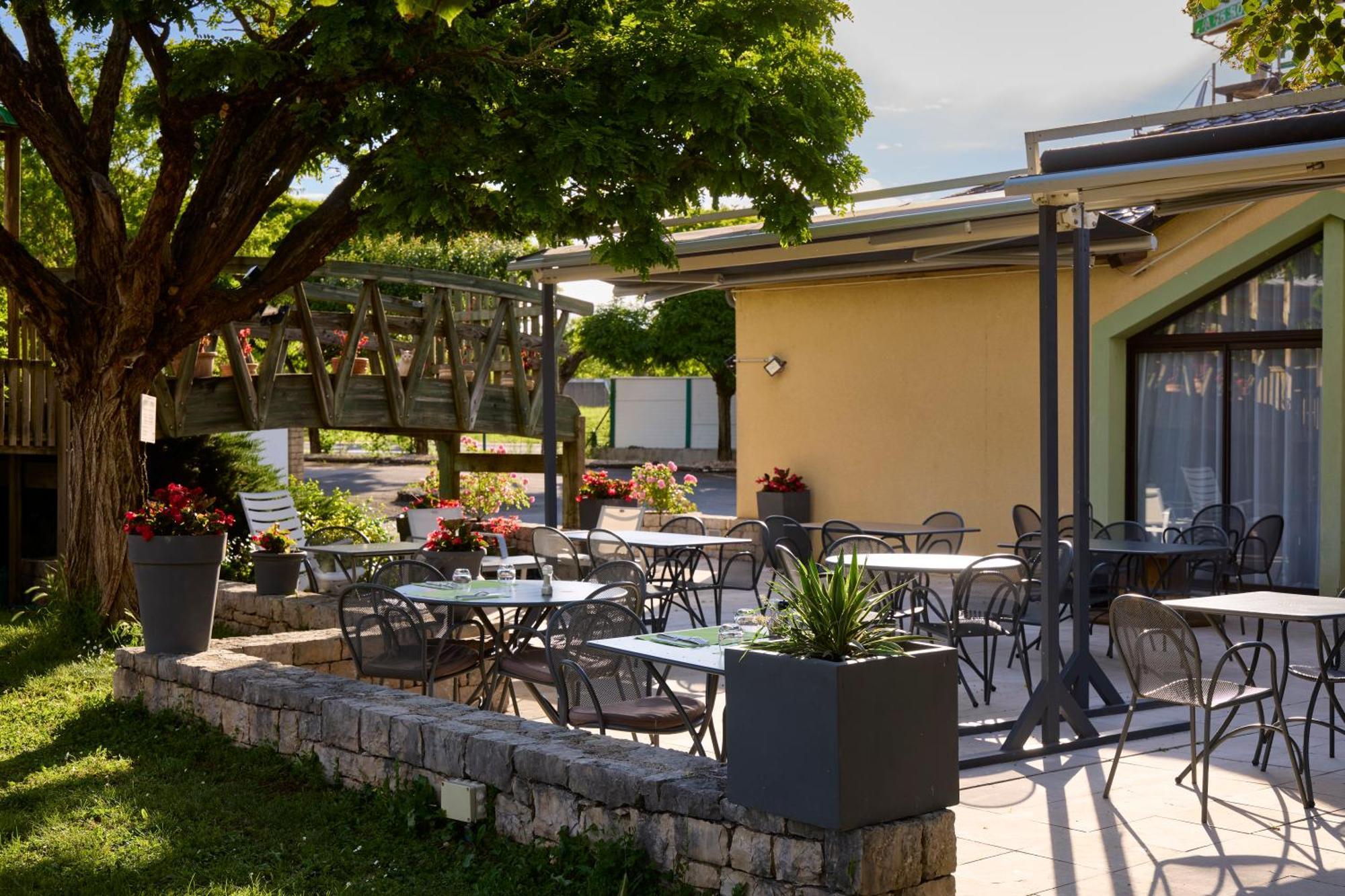 Hotel-Restaurant Le Calice Du Gevaudan - A75 Banassac ภายนอก รูปภาพ