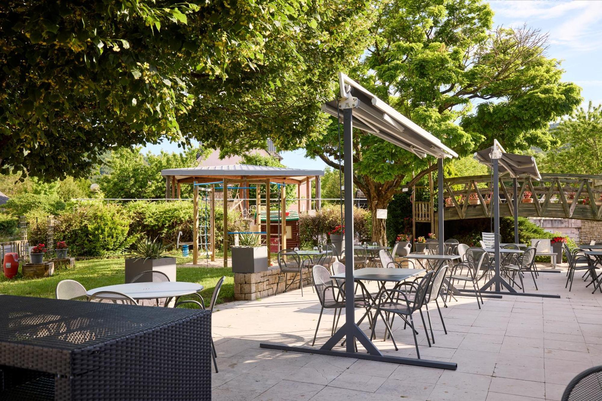Hotel-Restaurant Le Calice Du Gevaudan - A75 Banassac ภายนอก รูปภาพ