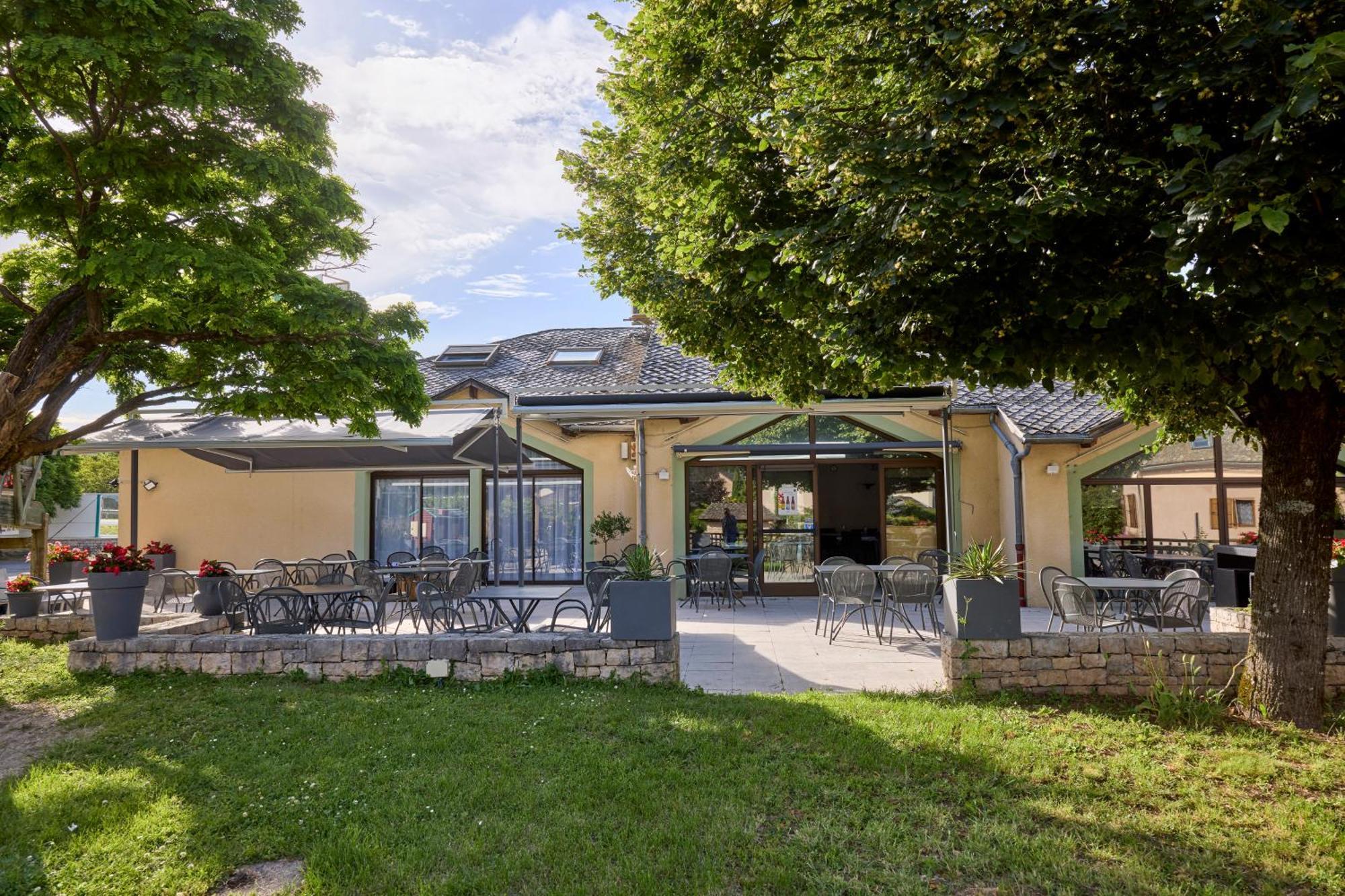 Hotel-Restaurant Le Calice Du Gevaudan - A75 Banassac ภายนอก รูปภาพ
