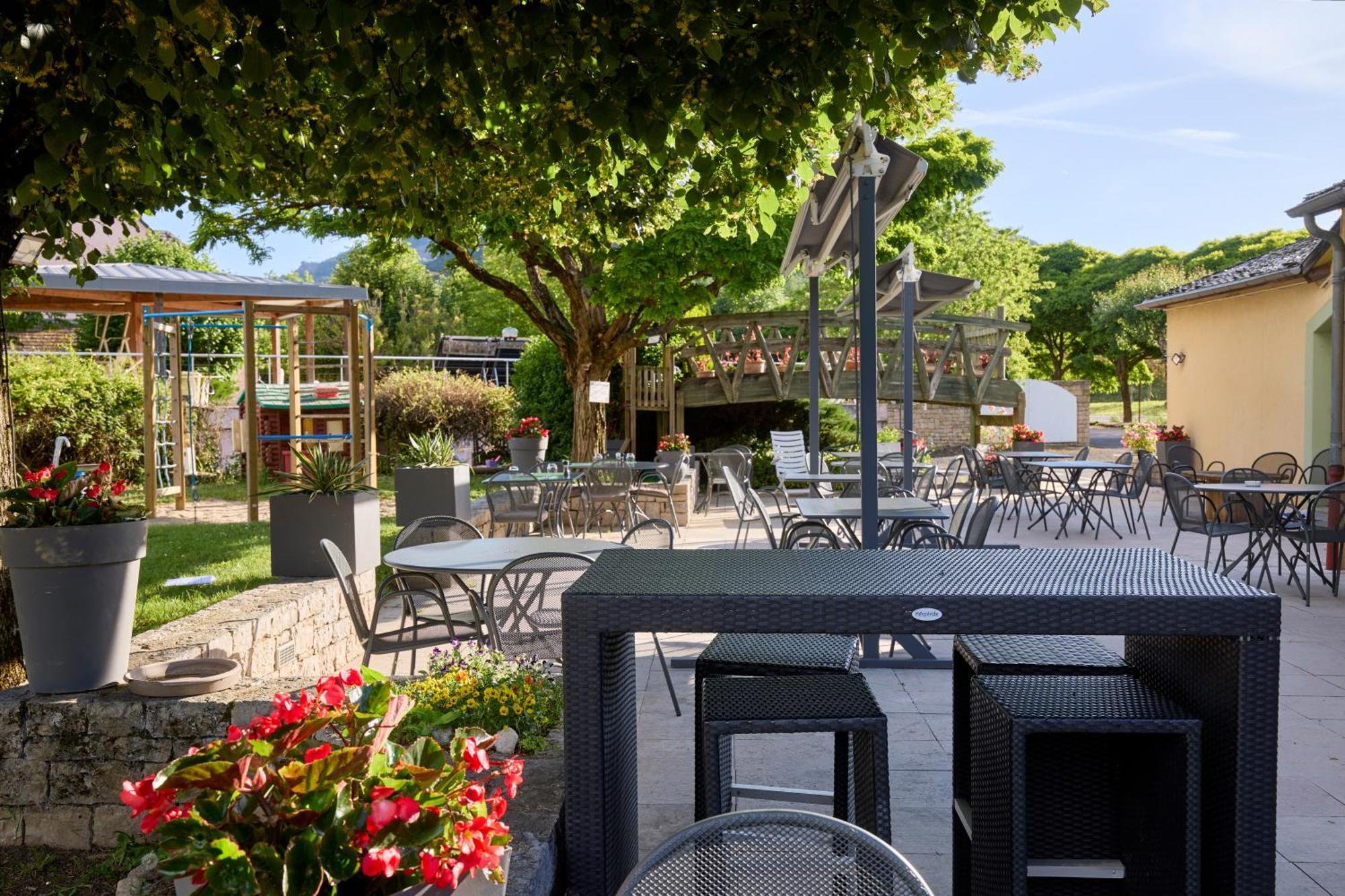 Hotel-Restaurant Le Calice Du Gevaudan - A75 Banassac ภายนอก รูปภาพ