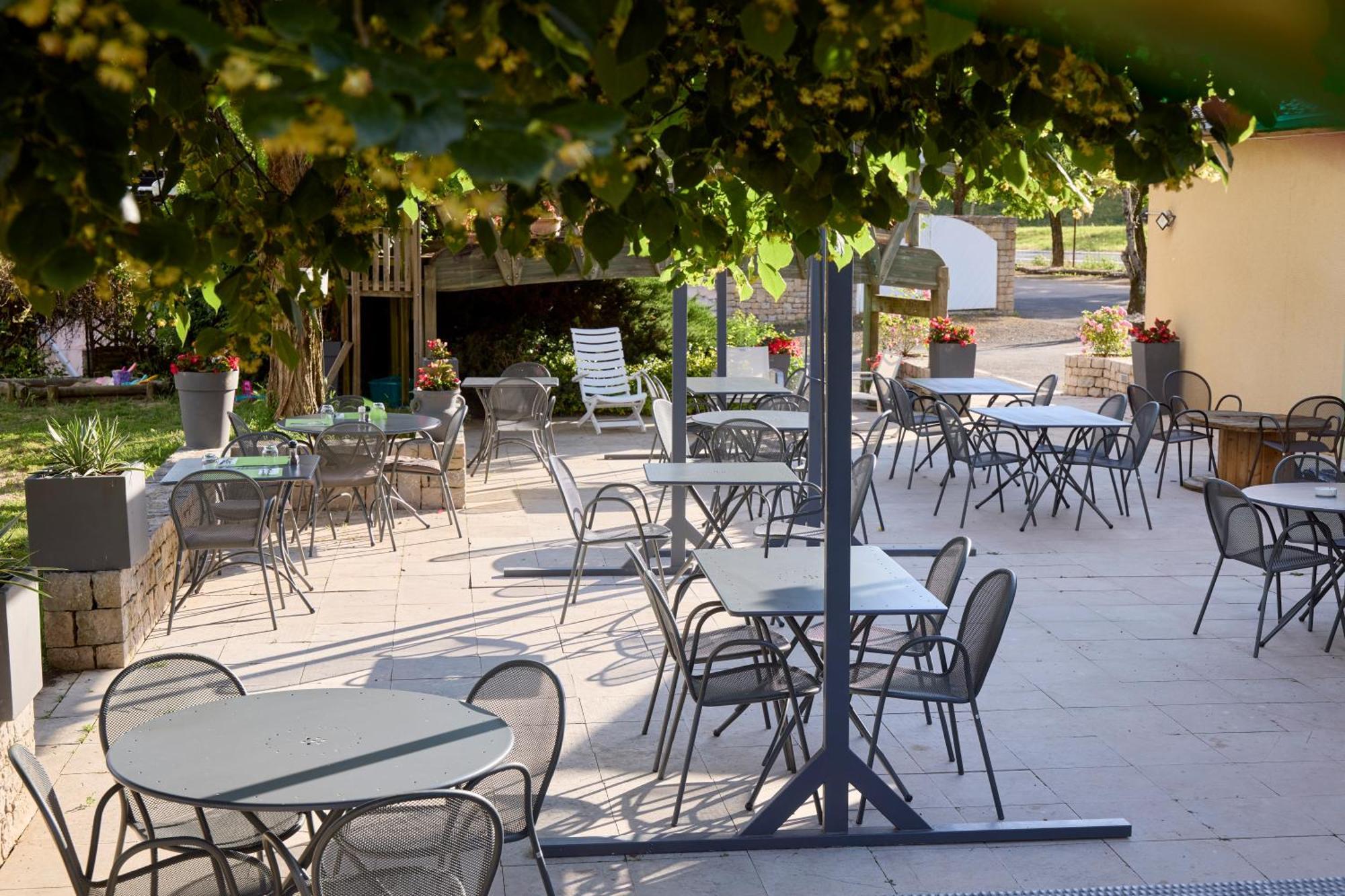 Hotel-Restaurant Le Calice Du Gevaudan - A75 Banassac ภายนอก รูปภาพ
