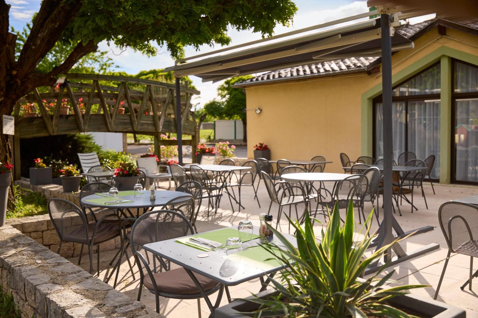 Hotel-Restaurant Le Calice Du Gevaudan - A75 Banassac ภายนอก รูปภาพ