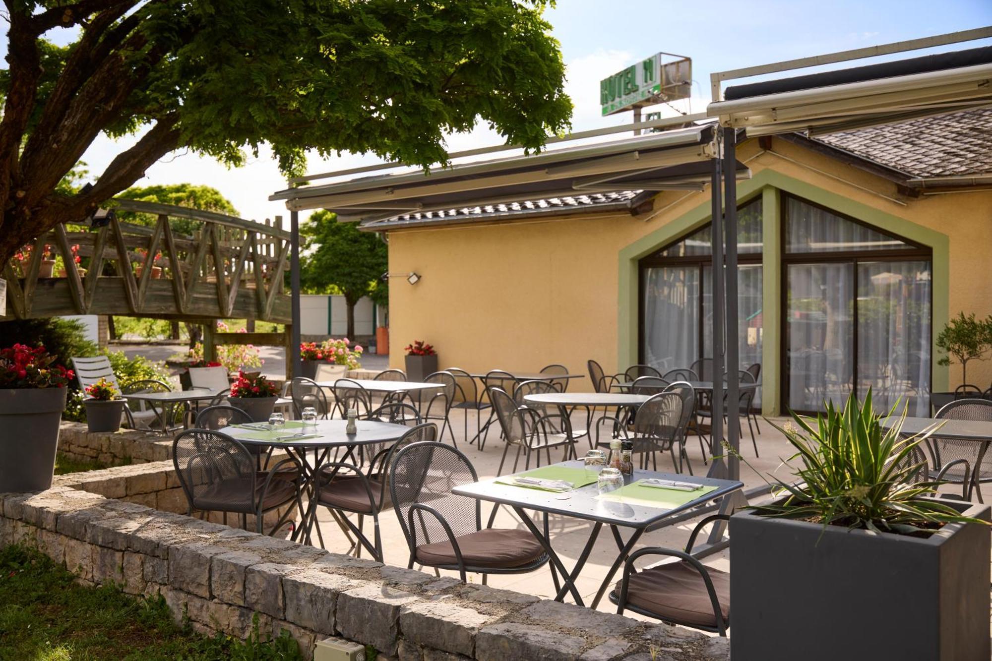 Hotel-Restaurant Le Calice Du Gevaudan - A75 Banassac ภายนอก รูปภาพ