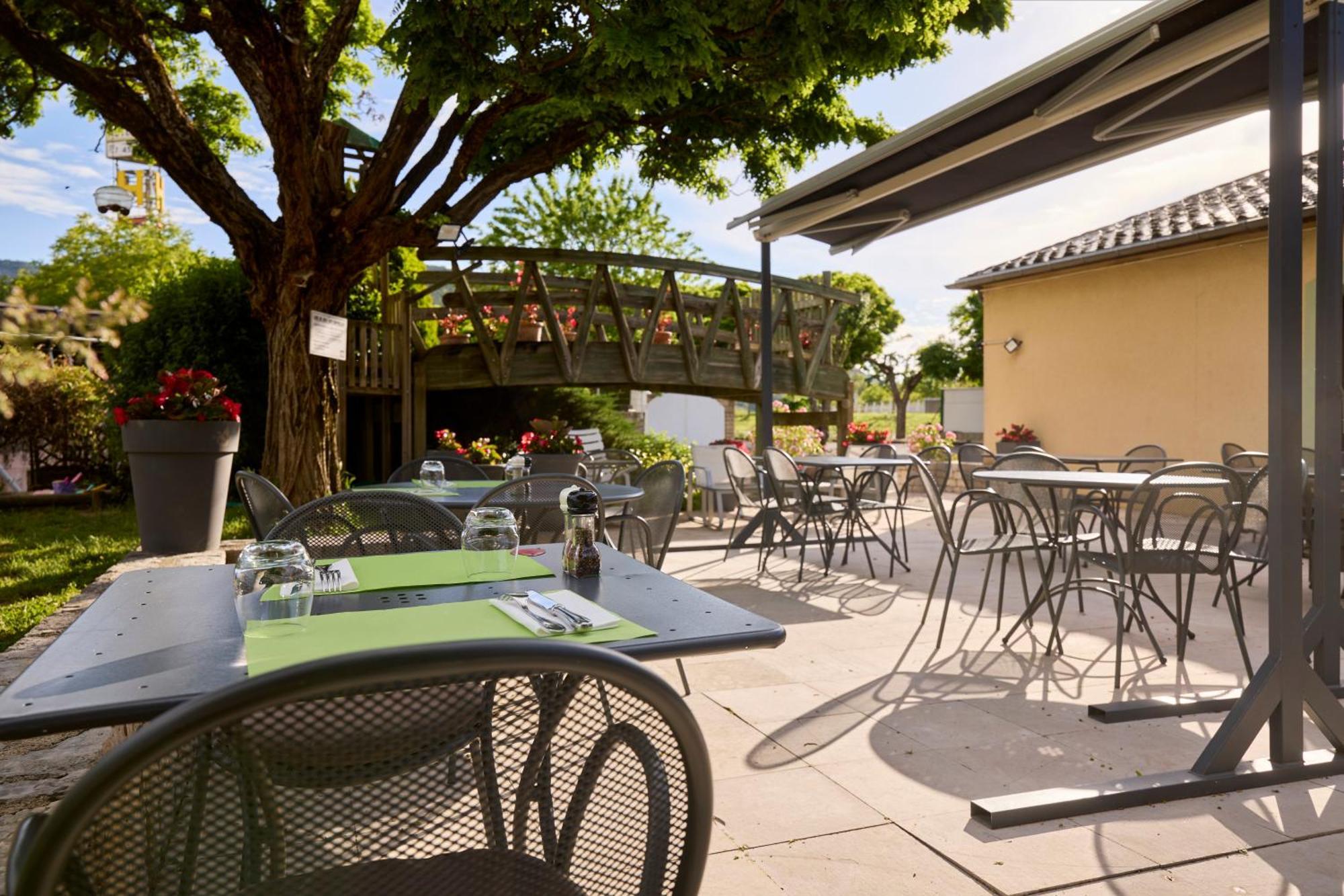 Hotel-Restaurant Le Calice Du Gevaudan - A75 Banassac ภายนอก รูปภาพ