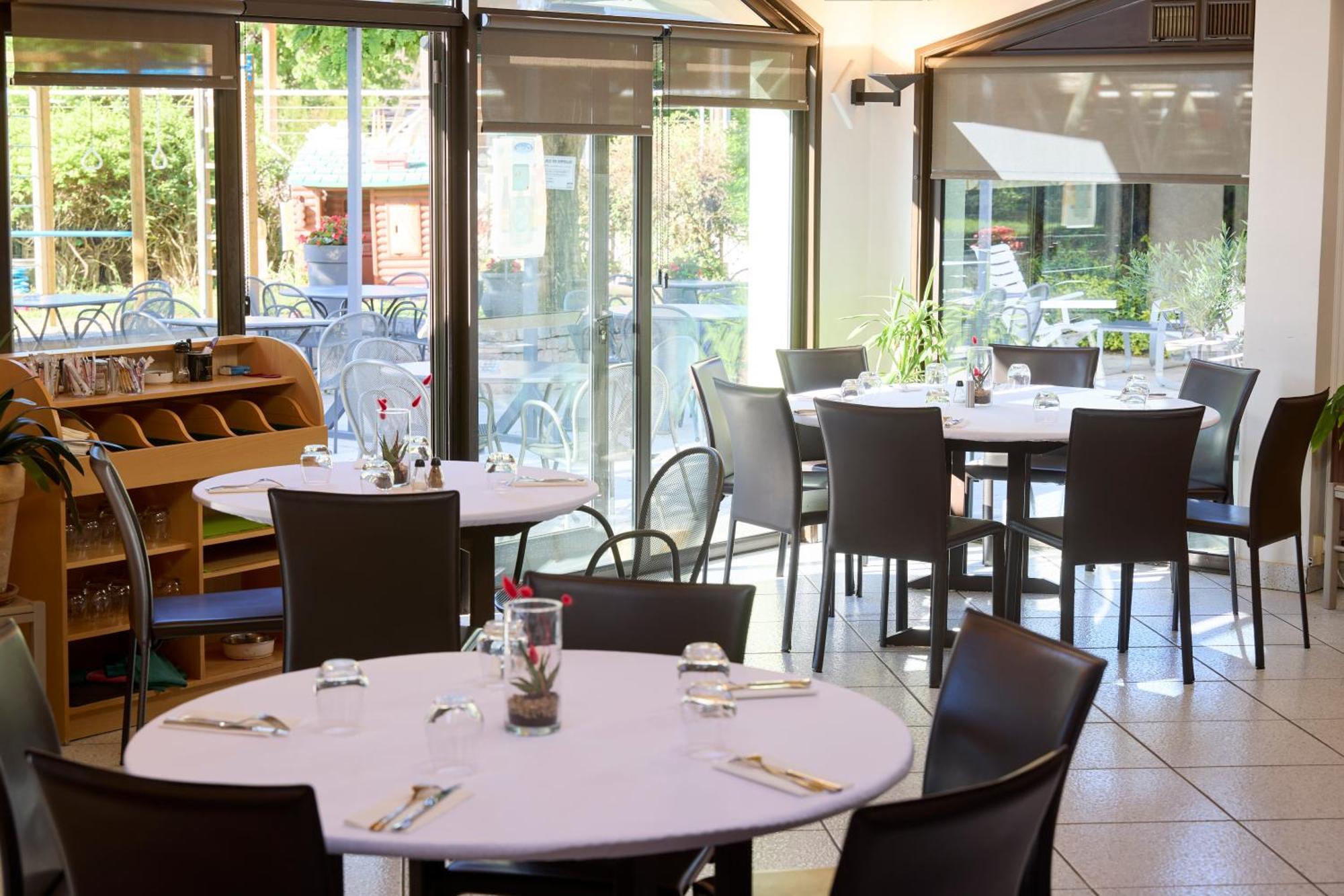 Hotel-Restaurant Le Calice Du Gevaudan - A75 Banassac ภายนอก รูปภาพ