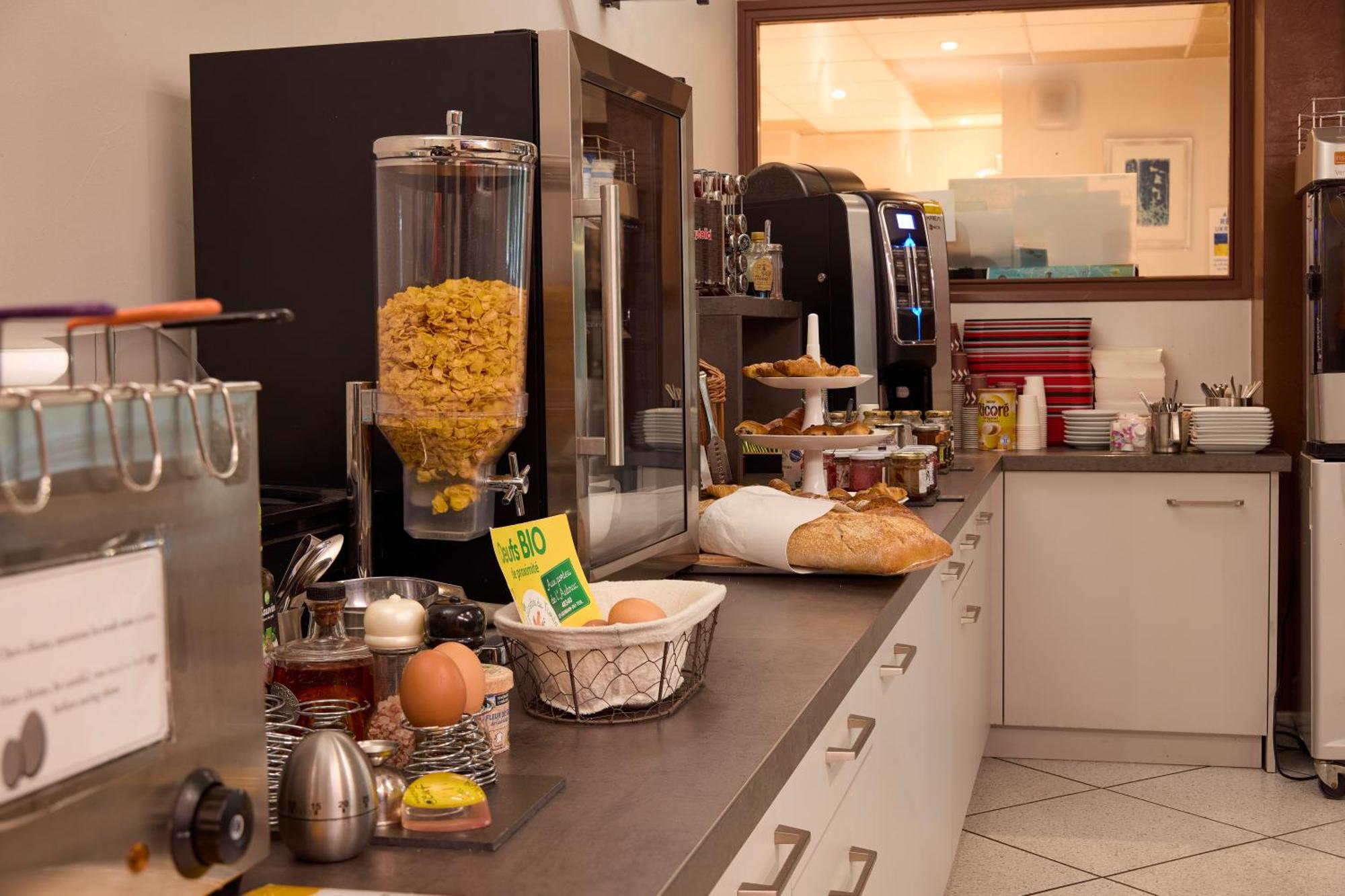 Hotel-Restaurant Le Calice Du Gevaudan - A75 Banassac ภายนอก รูปภาพ