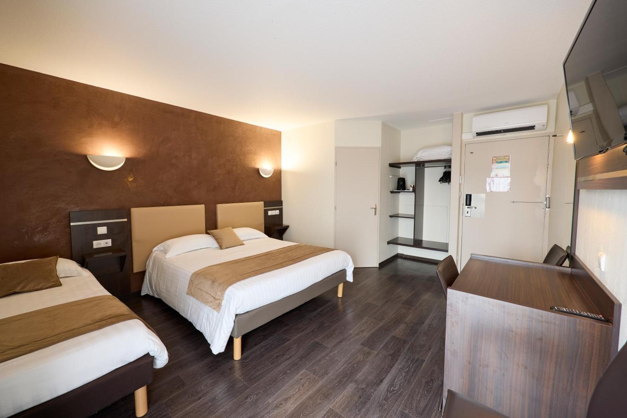 Hotel-Restaurant Le Calice Du Gevaudan - A75 Banassac ภายนอก รูปภาพ