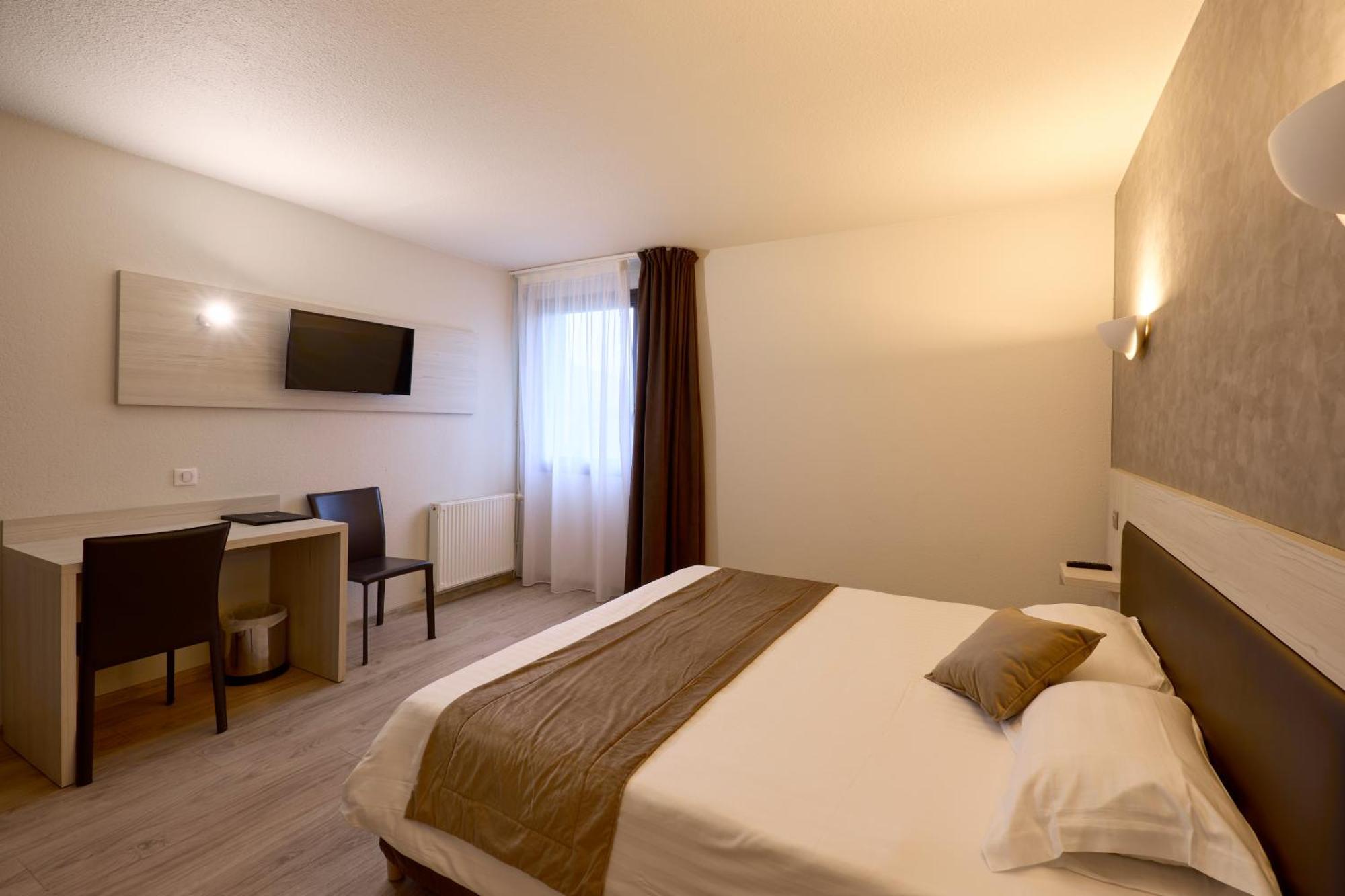 Hotel-Restaurant Le Calice Du Gevaudan - A75 Banassac ภายนอก รูปภาพ