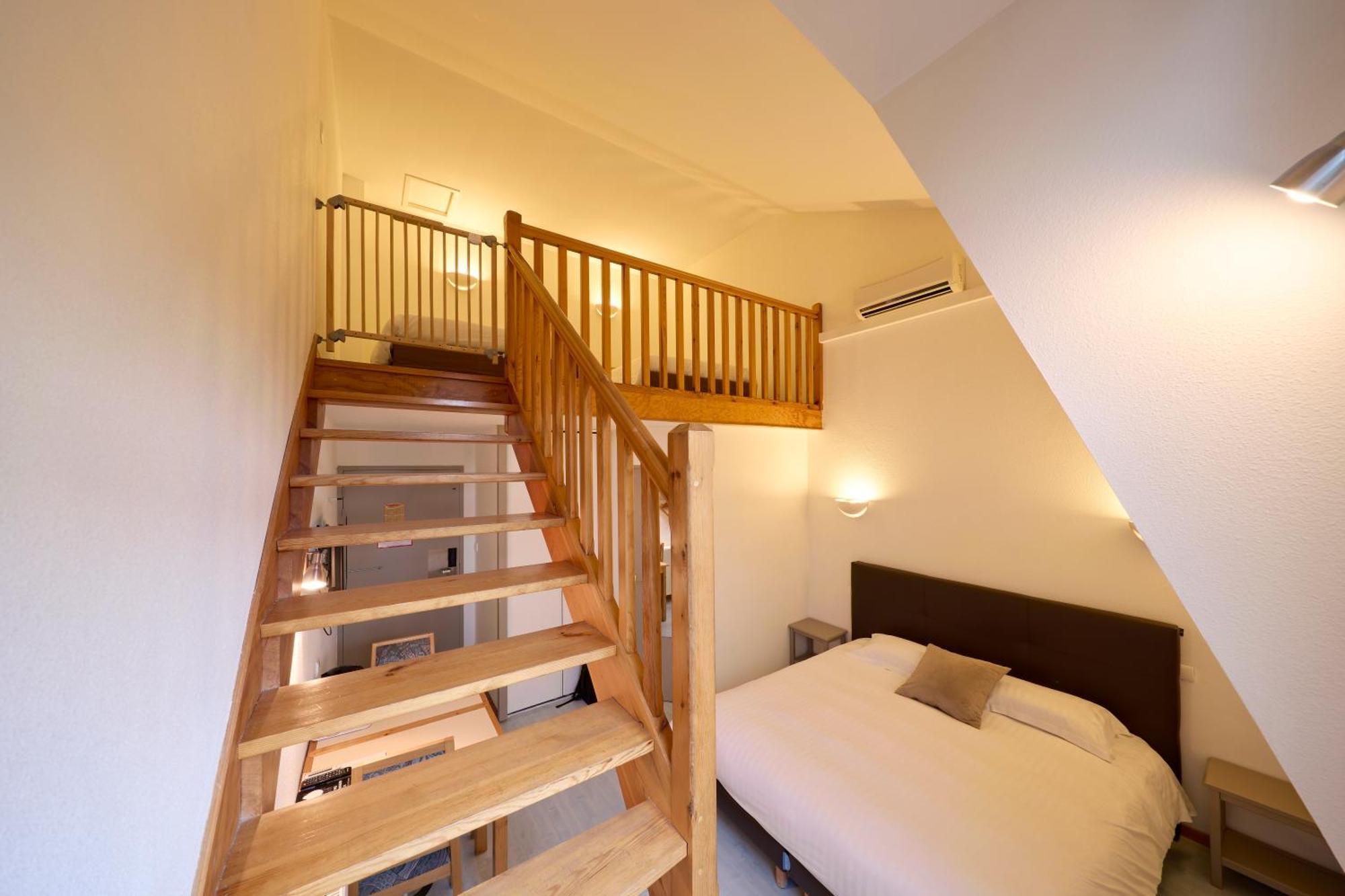 Hotel-Restaurant Le Calice Du Gevaudan - A75 Banassac ภายนอก รูปภาพ