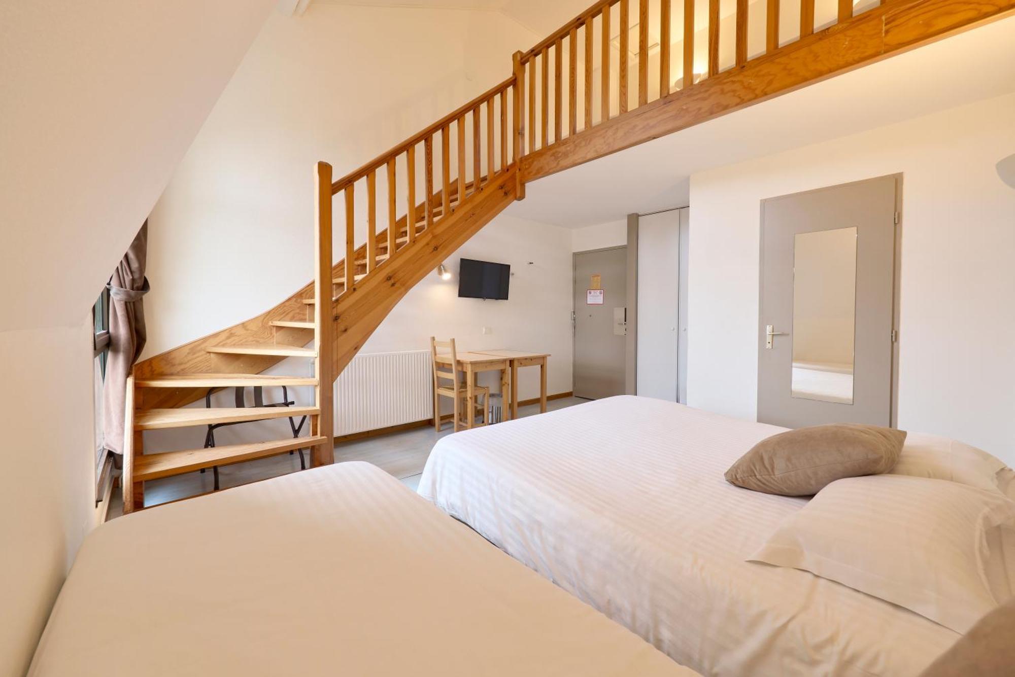 Hotel-Restaurant Le Calice Du Gevaudan - A75 Banassac ภายนอก รูปภาพ