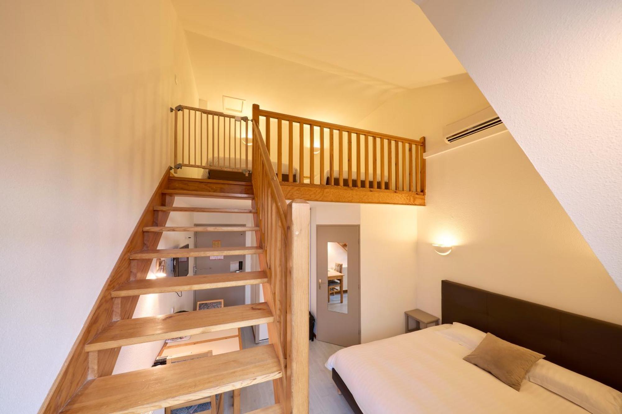Hotel-Restaurant Le Calice Du Gevaudan - A75 Banassac ภายนอก รูปภาพ