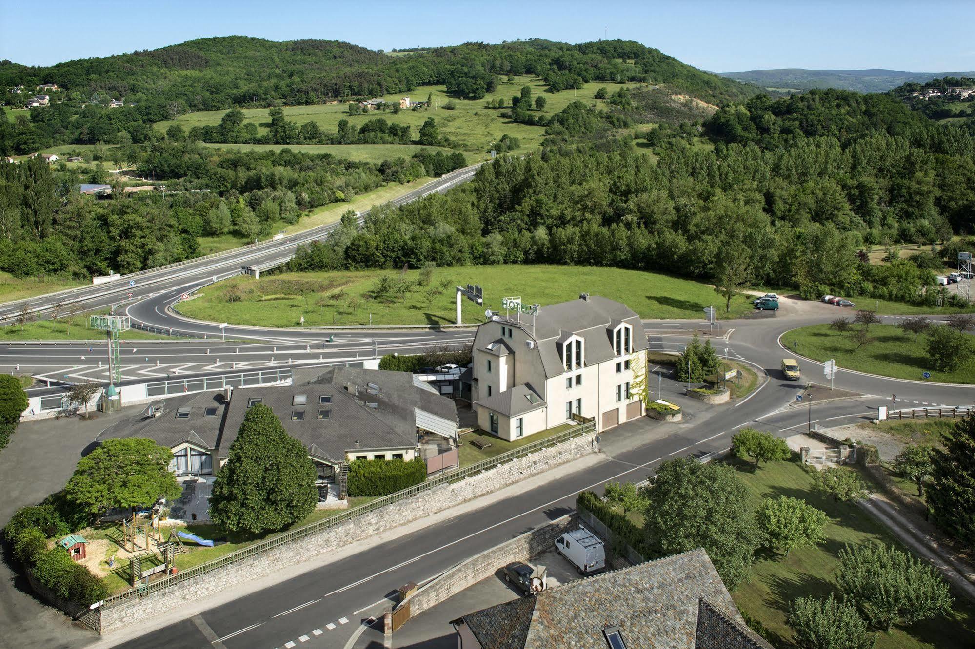 Hotel-Restaurant Le Calice Du Gevaudan - A75 Banassac ภายนอก รูปภาพ